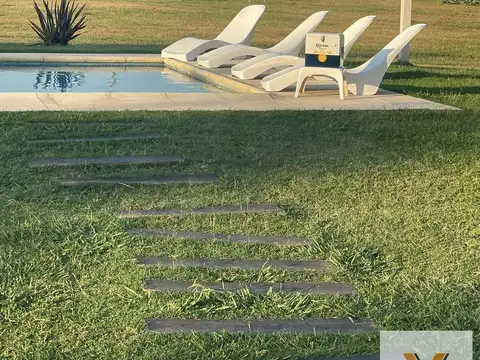 Casa en venta - 3 Dormitorios 2 Baños - 11.250Mts2 - San Miguel del Monte