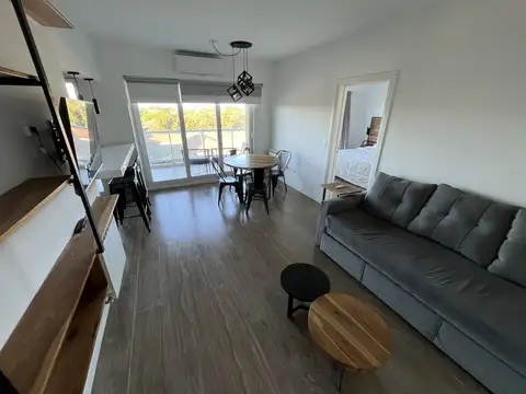 Av Del Libertador 8100, Piso 8vo