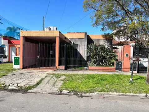 OPORTUNIDAD CASA AMERICANA EN UNA DE LAS ZONAS MAS EXCLUSIVAS DE ITUZAINGO NORTE  