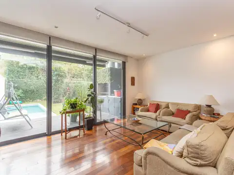 Depto Tipo Casa en Venta en La Lucila Libertador / Río, USD 398.000