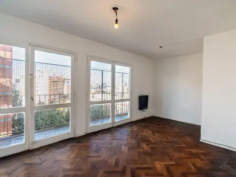 Venta departamento 3 ambientes/  balcón Montserrat