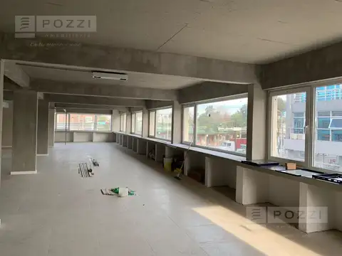 LOCALES y OFICINAS COMERCIALES - Sobre Av. H. Yrigoyen R. 197 - El Talar - POZZI INMOBILIARIA