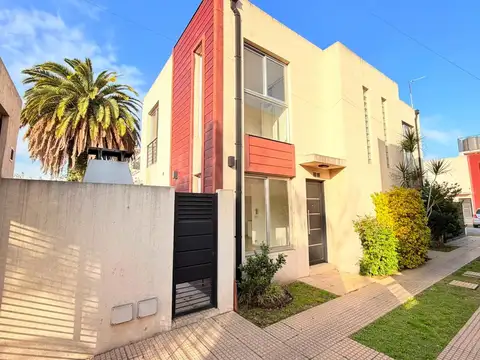 DUPLEX EN ALQUILER EN COMPLEJO DE AMBITO CERRADO