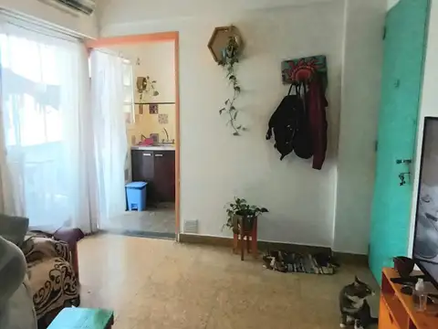 DEPTO 2 AMB LINIERS LUMINOSO COCINA SEPARADA