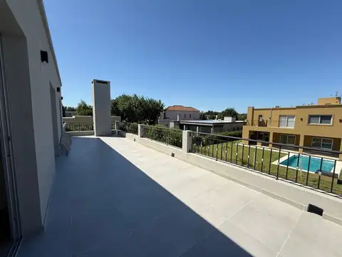 Casa Chalet  en Venta en Santo Tomas, Derqui, Pilar