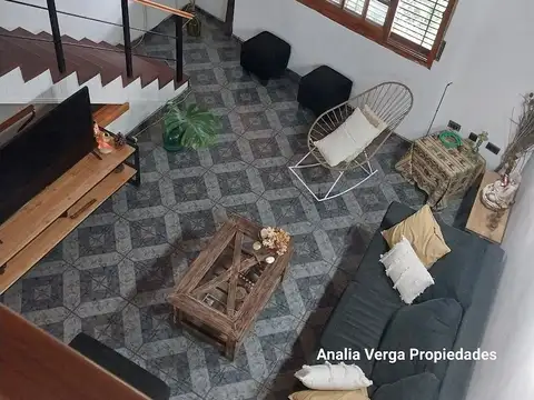 CASA EN BLOCK CON DOS DEPARTAMENTOS EN VENTA