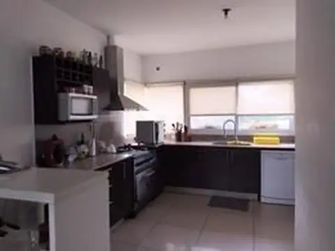Casa a la venta de 6 ambientes en Barrio Los Sauces, Pilar, G.B.A. Zona Norte