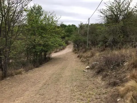 LOTE CASA GRANDE A UNA CUADRA DEL RIO