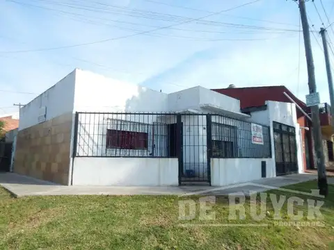Casa PH en Venta en Ezpeleta Oeste