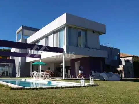 Calle Italia 5043 BC SAN ISIDRO LABRADOR 5000