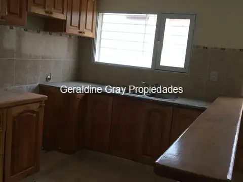 Casa 3 ambientes con 2 baños