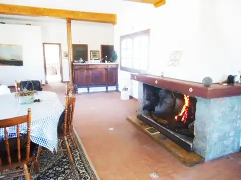 Venta de casa de campo 4 dormitorios zona Pando