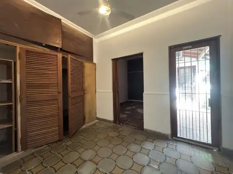 VENTA CASA 3 DOMITORIOS Y PATIO B° GUEMES CÓRDOBA