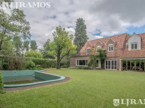 EXCELENTE LOTE DE 2009 M2 EN LOMAS JOCKEY