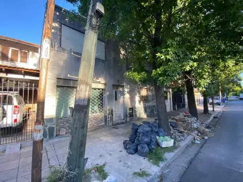 CASA DE 3 AMBIENTES EN VENTA A REFACCIONAR