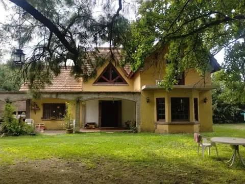 RETASADO-Chalet en lote de 30x30.Muy buena ubicacion