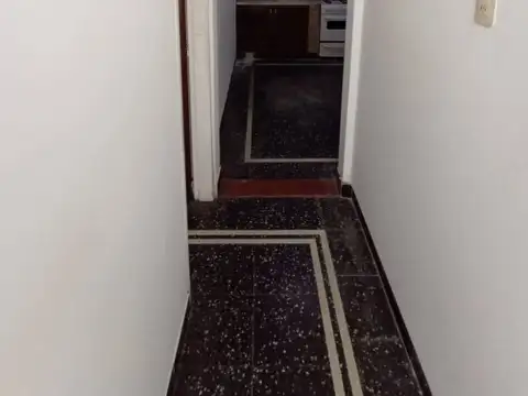 Depto Tipo Casa en Alquiler en Lanús Este, $ 400.000