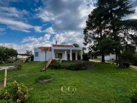 Venta Casa De 2 Dormitorios Cochera Y Pileta En B° Semi Privado Lago Azul- Villa Santa Cruz Del Lago
