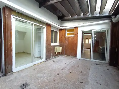 Hipolito Yrigoyen 3866 , Piso 0