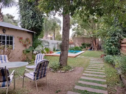 VENTA CASA 6 AMBIENTES VILLA LUZURIAGA FONDO PILETA