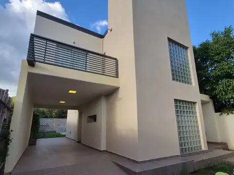 Casa en Alquiler de 3 dormitorios