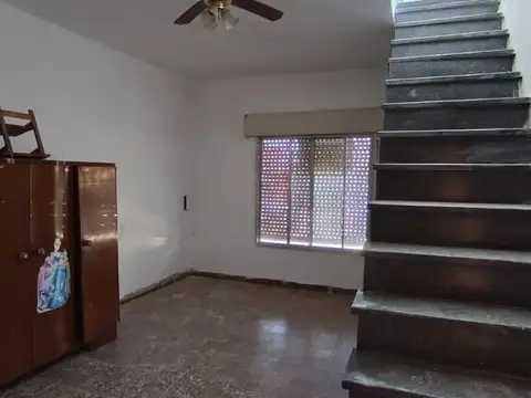Casa 4 ambientes con 1 baño