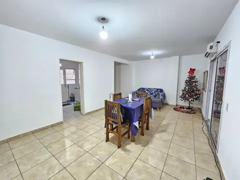 Departamento 5 ambientes con 2 baños