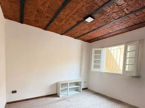 PH 2 ambientes con TERRAZA Y PATIO  en VENTA