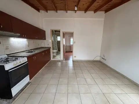 Depto Tipo Casa en Alquiler en Ramos Mejía, $ 400.000