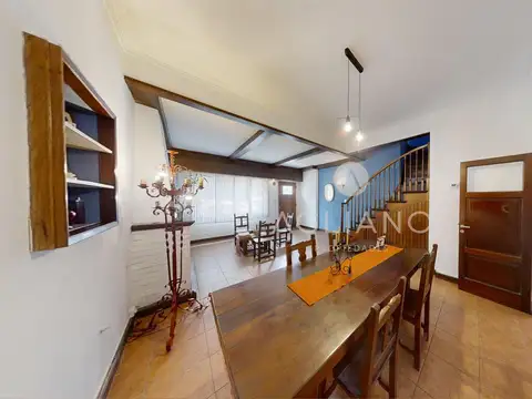 Depto Tipo Casa en Venta de 5 ambientes