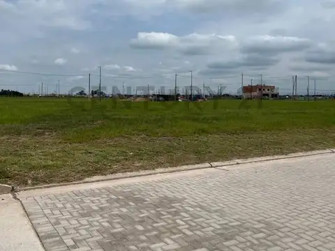 Lote 300 m² Apto Dúplex en Abras de Manantiales