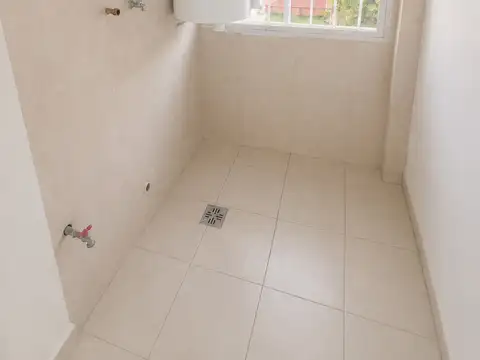 Depto Tipo Casa en Alquiler de 2 dormitorios