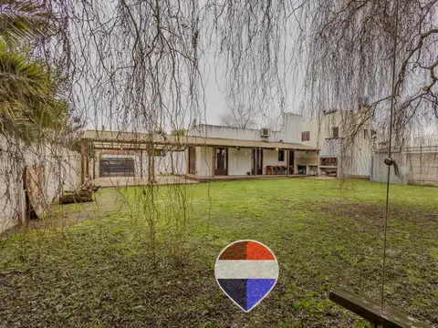 CASA EN VENTA ARANA SICARDI VILLA GARIBALDI