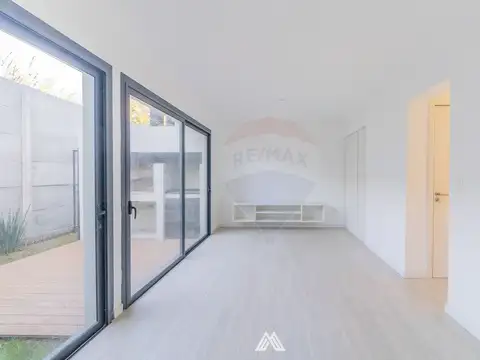 Renta - Venta de Casa en Carrasco de 2 Dormitorios