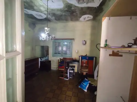 Casa 6 ambientes con 2 baños