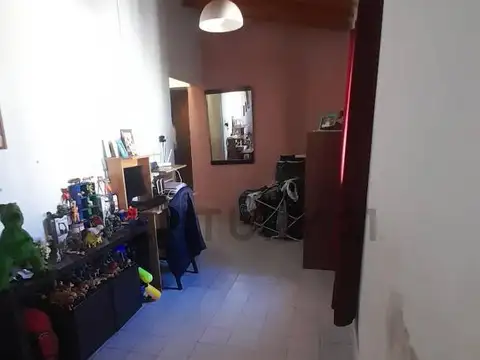 Casa 6 ambientes con 2 baños