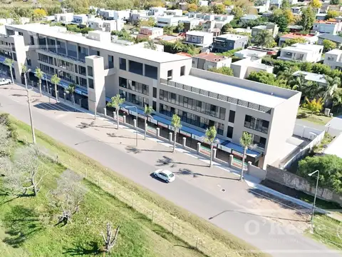 Local comercial con cochera en venta - Office Garden