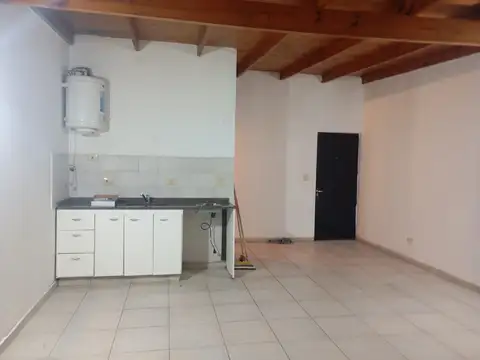 DEPARTAMENTO MONOAMBIENTE EN ALQUILER - MORON SUR