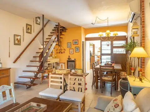 Depto Tipo Casa en Venta de 3 ambientes