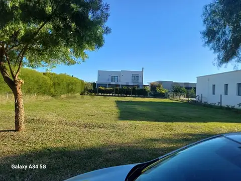 Terreno en Lote Central en Barrio Cerrado Santa Emilia – Pilar del Este