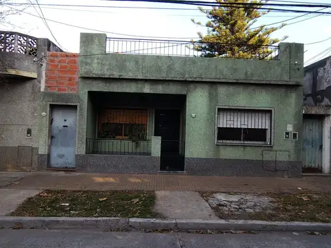 Casa en Ciudadela 4 AMBIENTES 2 BAÑOS