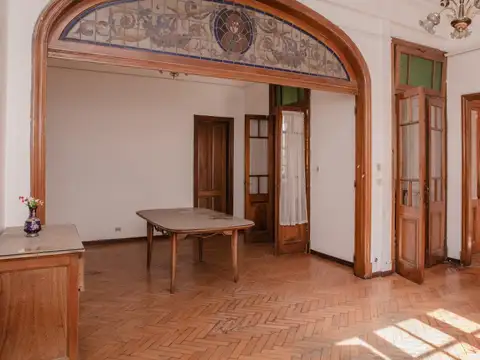 Depto Tipo Casa en Venta de 5 dormitorios