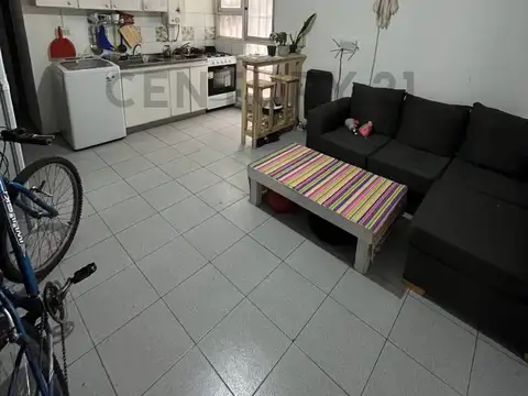 12 de octubre 1700, Piso 0