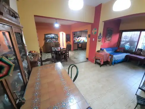 Casa 4 ambientes con 1 baño
