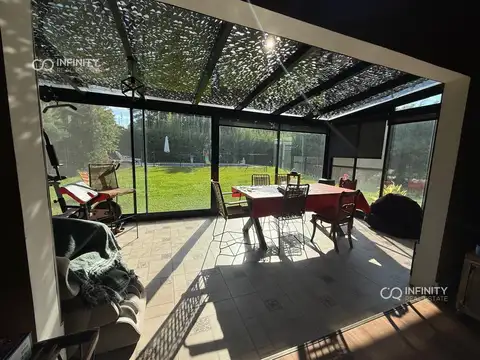 Casa 4 ambientes con 2 baños
