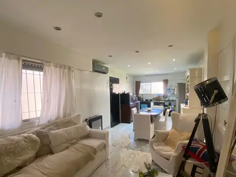 VENTA CASA 3 AMBIENTES C/JARDIN FLORIDA OESTE