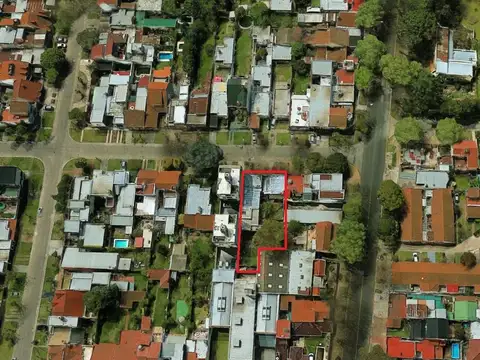 Terreno doble, con 17metros de frente,a pasos de Amoedo y Andres Baranda