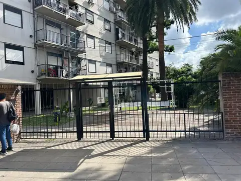 4 ambientes con cochera  VENTA