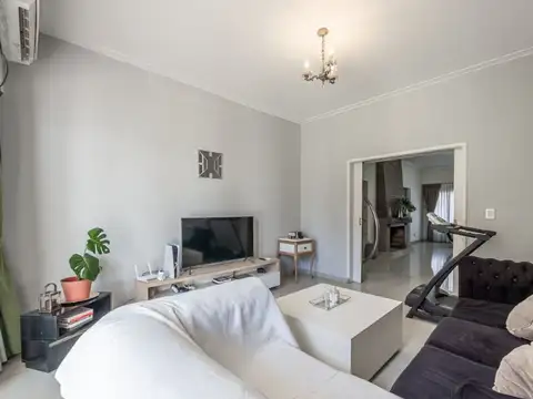 VENTA CASA 6 AMB. VILLA SARMIENTO-PILETA-PARRILLA