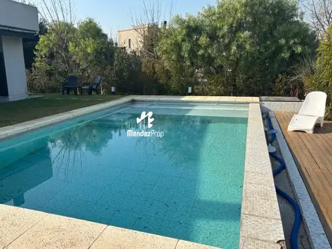 Casa 4 ambientes con 3 baños